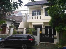 4 Bedroom House for sale in Jambangan, Surabaya, Jambangan