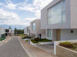 3 Schlafzimmer Haus zu verkaufen in Quito, Pichincha, Nayon