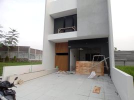 4 Habitación Casa en venta en Lakarsantri, East Jawa, Lakarsantri