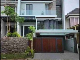 4 Bedroom Villa for sale in Surabaya, East Jawa, Lakarsantri, Surabaya