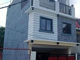 5 Bedroom Villa for sale in Gilmore LRT-2, Quezon City, Quezon City