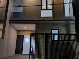 3 Bedroom Villa for sale in Lakarsantri, East Jawa, Lakarsantri, Surabaya, East Jawa, Indonesia