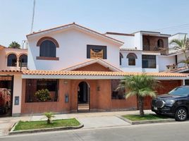 9 Bedroom House for sale in Lima, La Molina, Lima, Lima