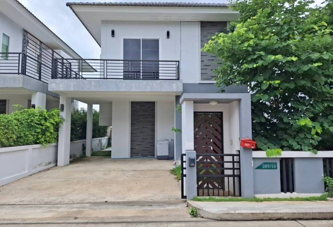3 Bedroom House For Rent At Kad Farang Village