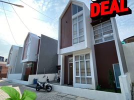 3 Bedroom Villa for sale in Cicadas, Bandung, Cicadas