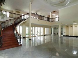 10 Bedroom House for sale in Antique Market, Menteng, Menteng