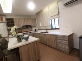 5 Bedroom House for sale in Gilmore LRT-2, Quezon City, Quezon City