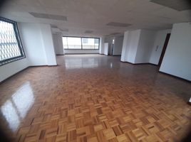 100 SqM Office for rent in Bicentenario Park, Quito, Quito, Quito