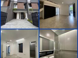 5 Bedroom House for sale in East Jawa, Tenggilis Mejoyo, Surabaya, East Jawa