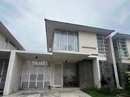 4 Bedroom House for sale in East Jawa, Lakarsantri, Surabaya, East Jawa