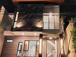 4 Bedroom House for sale in Gayungan, Surabaya, Gayungan