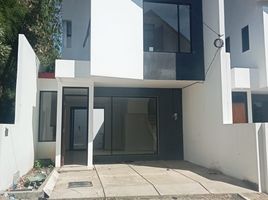 2 침실 주택을(를) Parongpong, 반둥에서 판매합니다., Parongpong