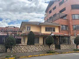 3 Habitación Villa en venta en Casa del Sombrero Alberto Pulla Crafts Market, Cuenca, Cuenca, Cuenca