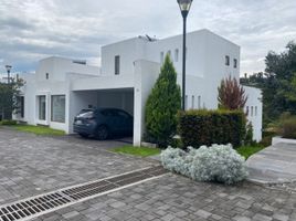 4 Bedroom House for sale in Nayon, Quito, Nayon