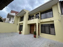 5 Bedroom House for sale in Cathedral of the Immaculate Conception, Cuenca, Cuenca, Cuenca