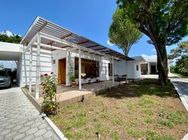 3 Bedroom Villa for sale in Tumbaco, Pichincha, Tumbaco