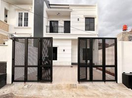 4 Bedroom House for sale in Halim Perdanakusuma Airport, Makasar, Duren Sawit