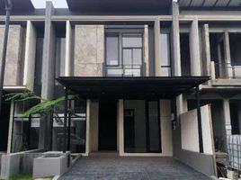 4 Bedroom House for sale in East Jawa, Lakarsantri, Surabaya, East Jawa