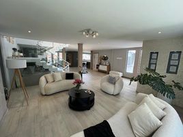 3 Bedroom Villa for sale in Calderón Park, Cuenca, Cuenca, Cuenca