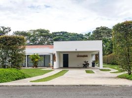 4 Habitación Casa en venta en Aeropuerto Internacional El Edén, Armenia, Armenia