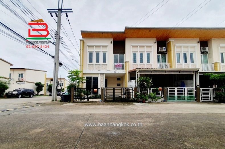 3 Bedroom Townhouse For Rent In Khlong Song Ton Nun, Bangkok