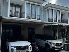  Villa for sale in Cipayung, Jakarta Timur, Cipayung