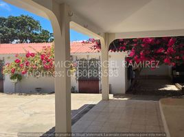 6 Bedroom House for sale in Hospital Básico ESMA, Salinas, Salinas, Salinas