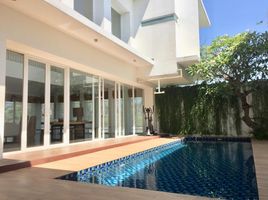 4 Bedroom House for sale in Lakarsantri, Surabaya, Lakarsantri