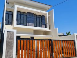 4 Bedroom Villa for sale in Surabaya, East Jawa, Rungkut, Surabaya