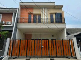 3 Kamar Vila for sale in Surabaya, East Jawa, Rungkut, Surabaya