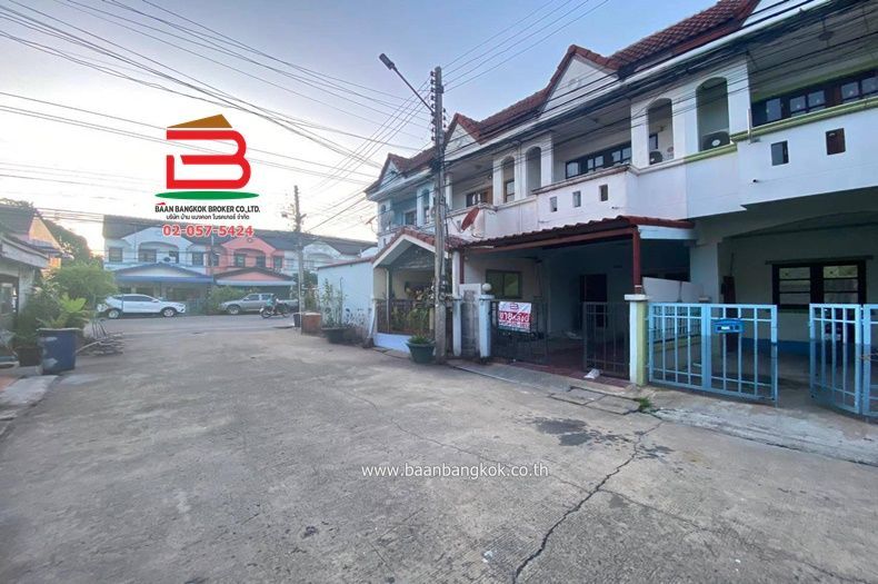 2 Bedroom Townhouse For Rent In Bueng Yi Tho, Pathum Thani