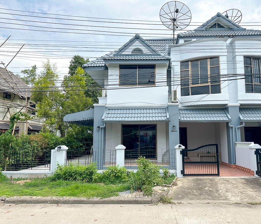 3 Bedroom Townhouse For Rent In San Phisuea, Chiang Mai