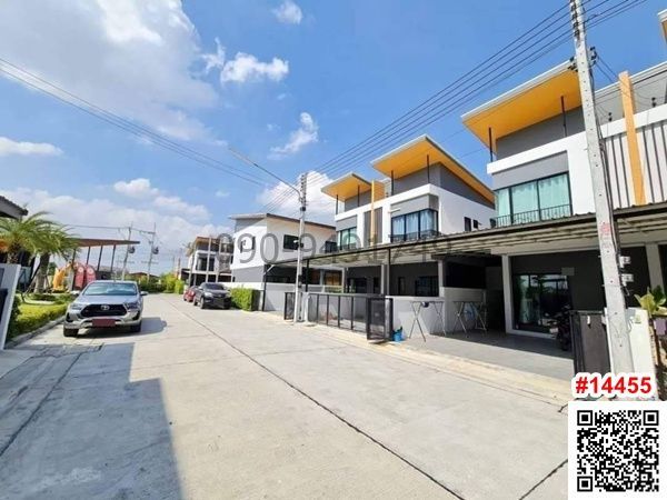 2 Bedroom Townhouse For Rent In Nong Kakha, Chon Buri