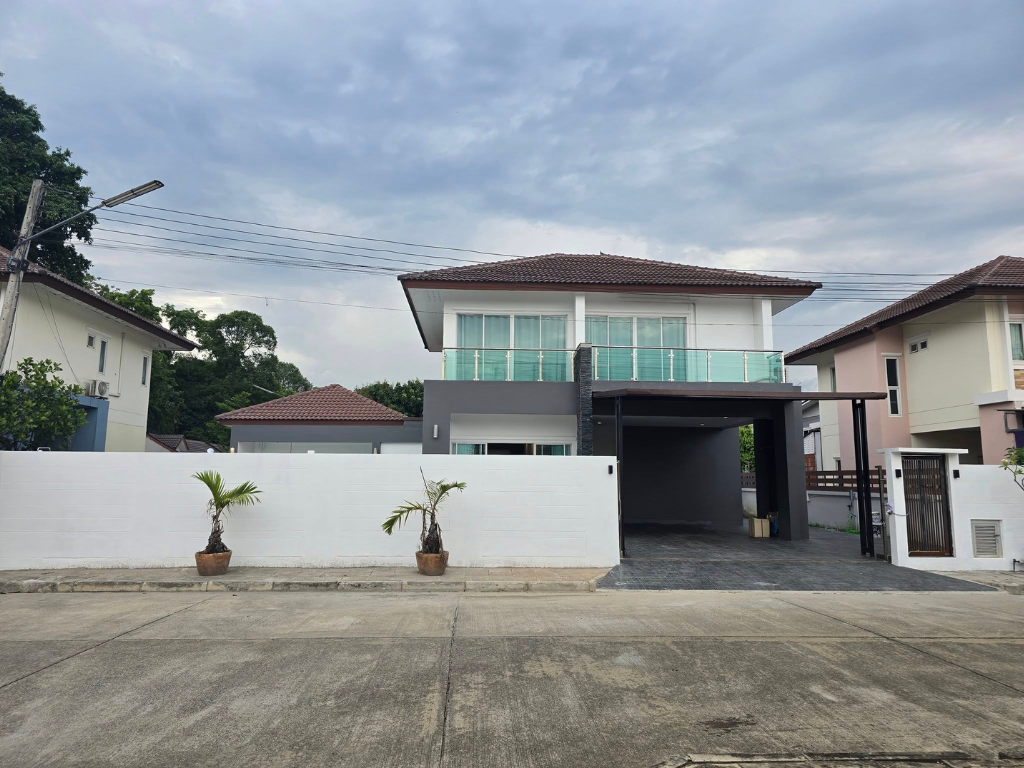 4 Bedroom Villa For Rent In Pa Daet, Chiang Mai