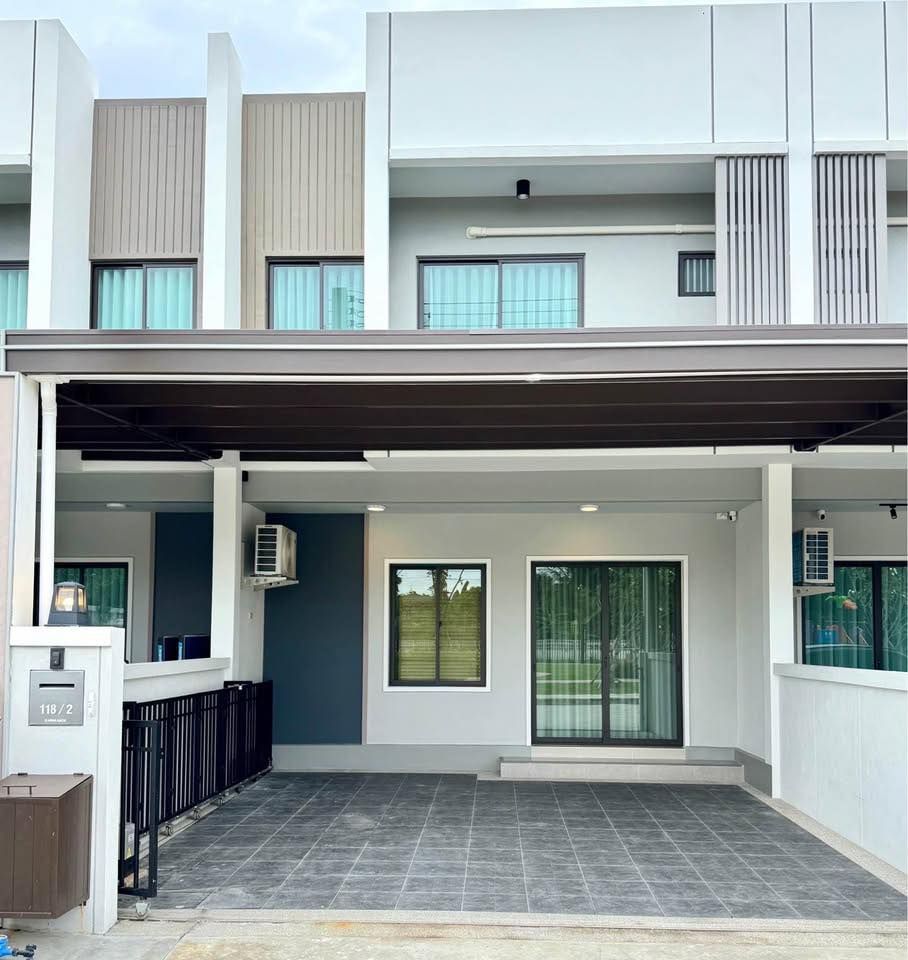 3 Bedroom Townhouse For Rent In Mae Hia, Chiang Mai