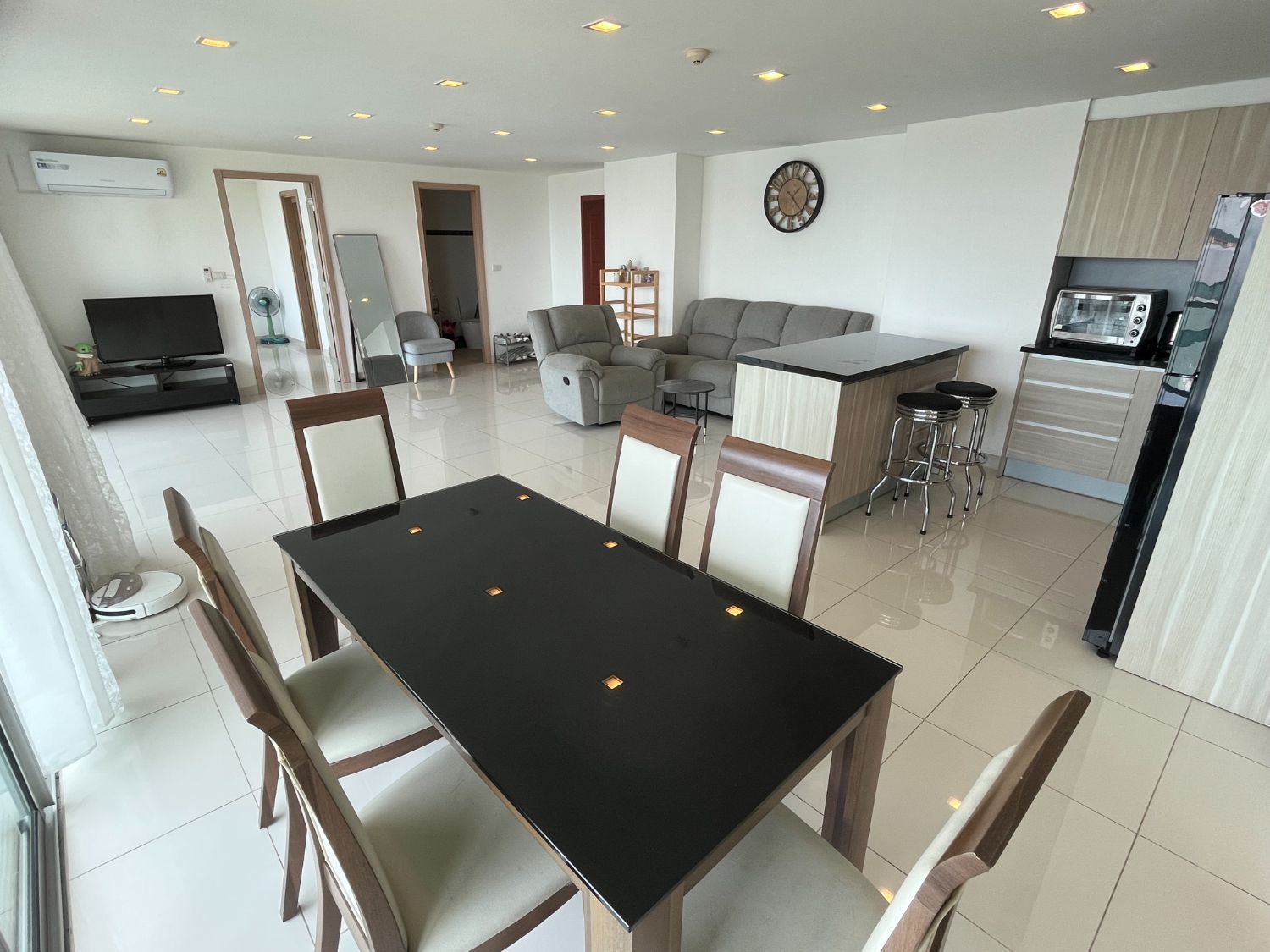 2 Bedroom Apartment For Rent At Club Royal