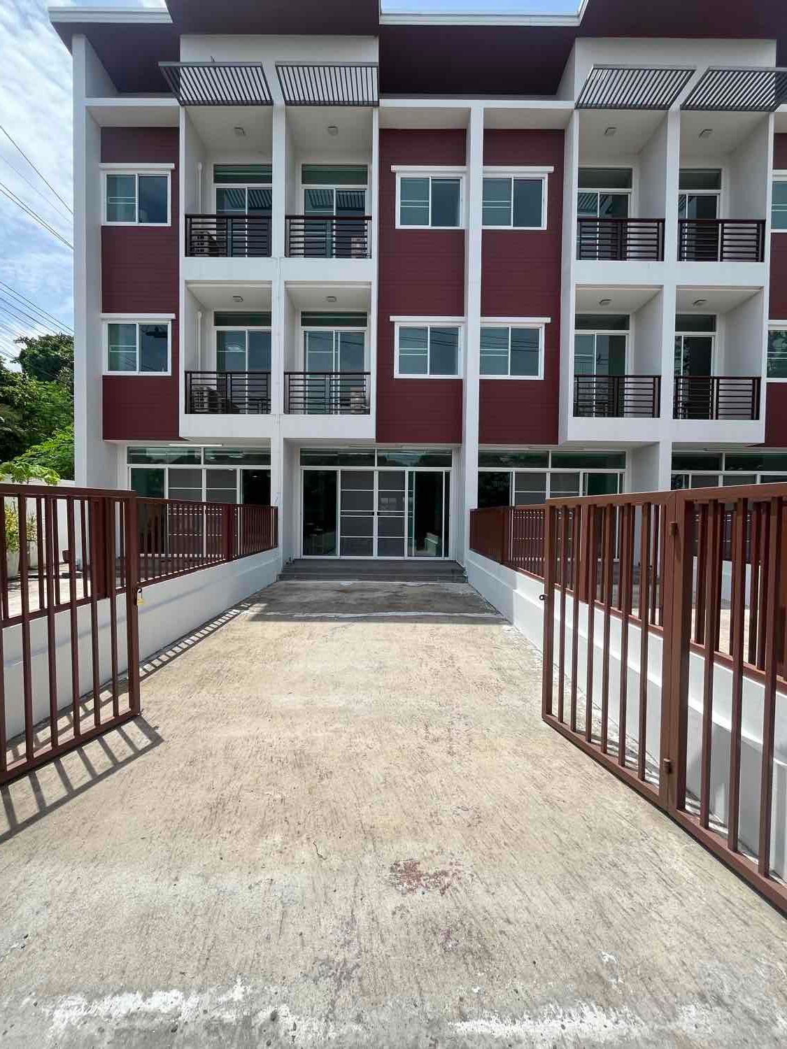 2 Bedroom Townhouse For Rent In Chang Phueak, Chiang Mai