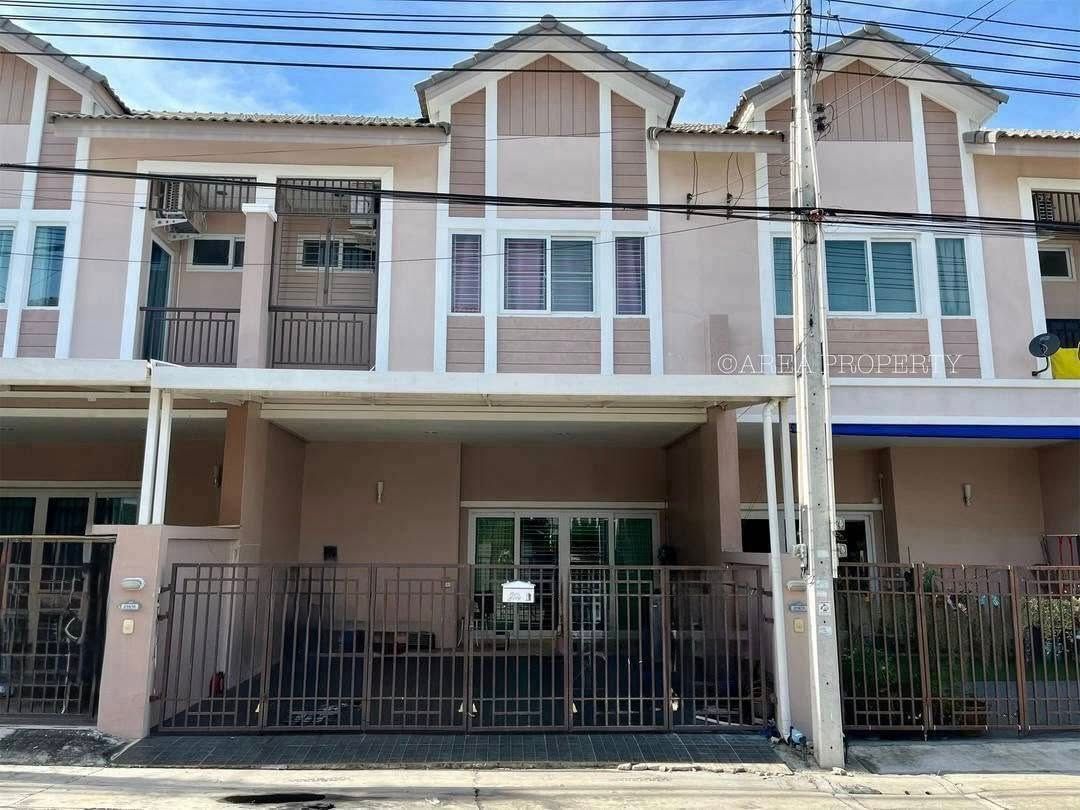 3 Bedroom Townhouse For Rent At Censiri Spot Town Laem Chabang
