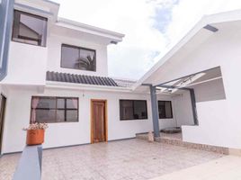 6 Habitación Casa en venta en Calderón Park, Cuenca, Cuenca, Cuenca