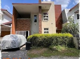 4 Bedroom House for sale in East Jawa, Lakarsantri, Surabaya, East Jawa