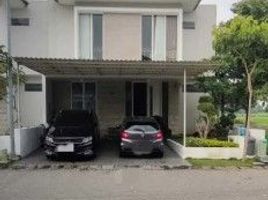 4 Bedroom House for sale in East Jawa, Lakarsantri, Surabaya, East Jawa