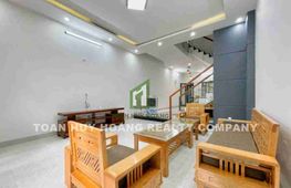 Сдаётся дом, 4 спальни, 225 м², Ngũ Hành Sơn