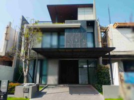 5 Bedroom Villa for sale in Surabaya, East Jawa, Lakarsantri, Surabaya