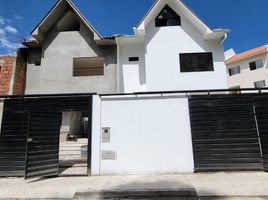 3 Bedroom Villa for sale in Calderón Park, Cuenca, Cuenca, Cuenca