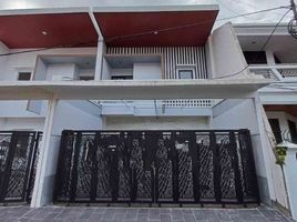 5 Bedroom House for sale in Dukuhpakis, Surabaya, Dukuhpakis