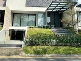 8 Bedroom House for sale in Lakarsantri, Surabaya, Lakarsantri