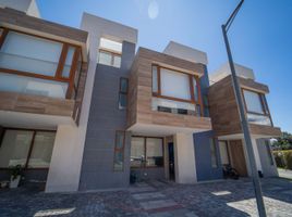 3 Schlafzimmer Haus zu verkaufen in Quito, Pichincha, Cumbaya