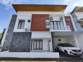 5 침실 주택을(를) Depok, 슬레먼에서 판매합니다., Depok