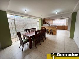 5 Bedroom House for sale in San Antonio, Quito, San Antonio