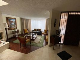 4 Bedroom Villa for sale in Bogota, Cundinamarca, Bogota